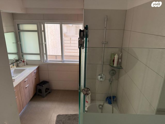 דירה, ז'בוטינסקי 15, מרכז דרום, רעננה