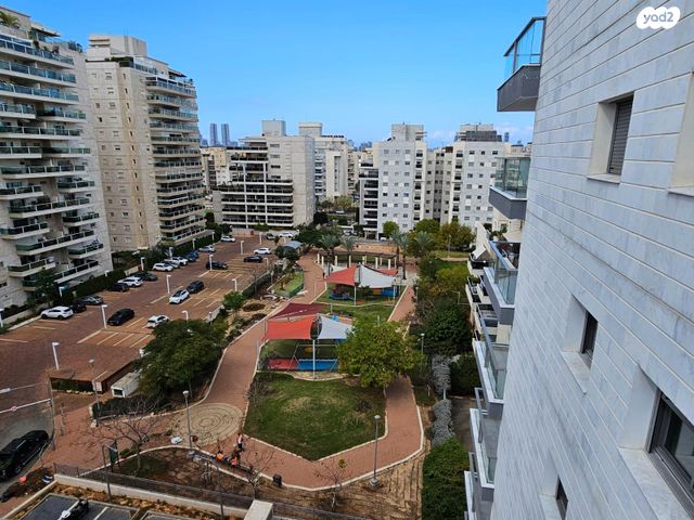 דירה, הרב נריה 3, קרית השרון, נתניה