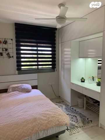 דירה, מנחם בגין 35, נווה גנים, קרית מוצקין