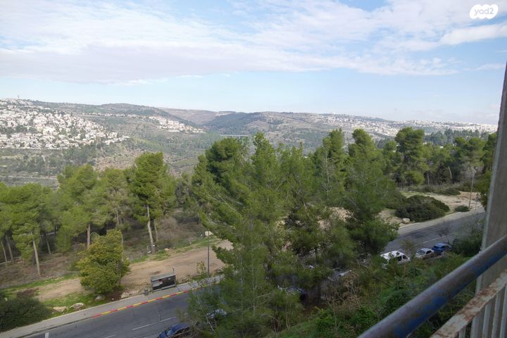 דירה, הרב ש. שאולזון 32, הר נוף, ירושלים