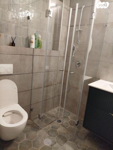 דו משפחתי, זכריה הנביא 1, פסגות אפק, ראש העין