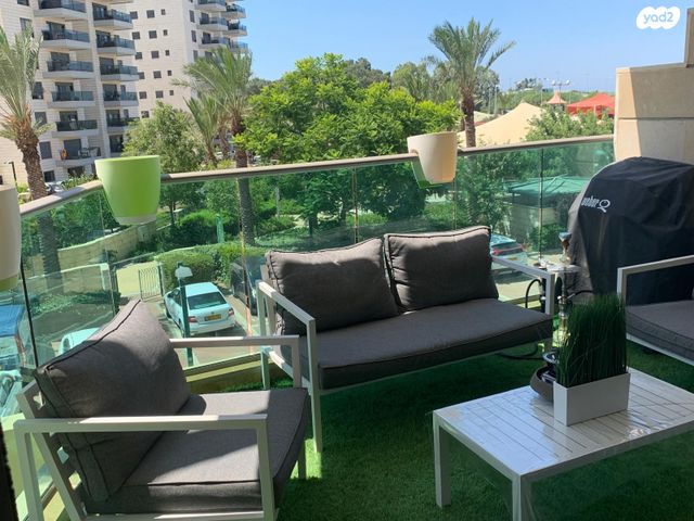 דירה, מנחם בגין 35, נווה גנים, קרית מוצקין