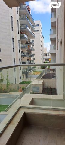 דירה, ז'בוטינסקי 14, מרכז דרום, רעננה