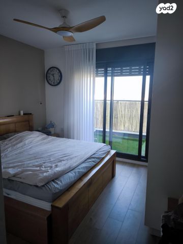 דו משפחתי, זכריה הנביא 1, פסגות אפק, ראש העין