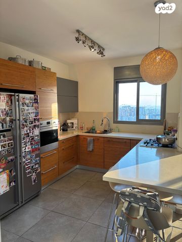 דירה, יצחק רבין 14, פסגת אונו, קרית אונו