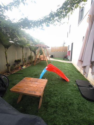 דו משפחתי, זכריה הנביא 1, פסגות אפק, ראש העין