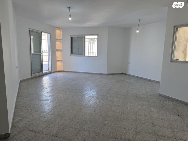 דירה, גבע 13, מרכז העיר דרום, נתניה