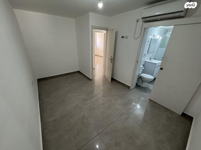 דירה, מרדכי אנילביץ' 1, קרית ויצמן, רעננה