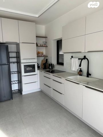 דירה, ישראל זנגוויל 43, צפון מזרח מרכז העיר, נתניה