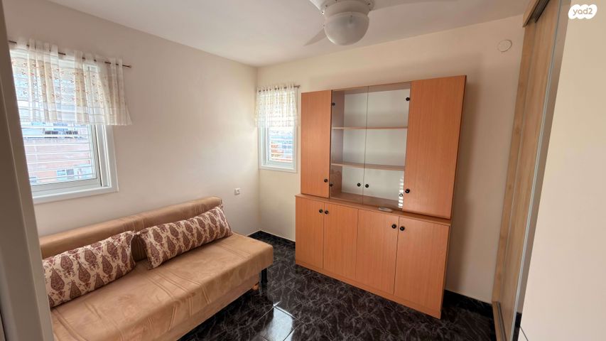 דירה, אהרון שקולניק 4, ג' / מרכז מזרח העיר, רחובות