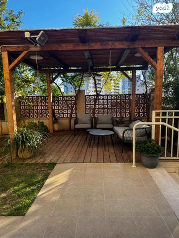 דירת גן, נחל צלמון 23, צור יצחק, צור יצחק