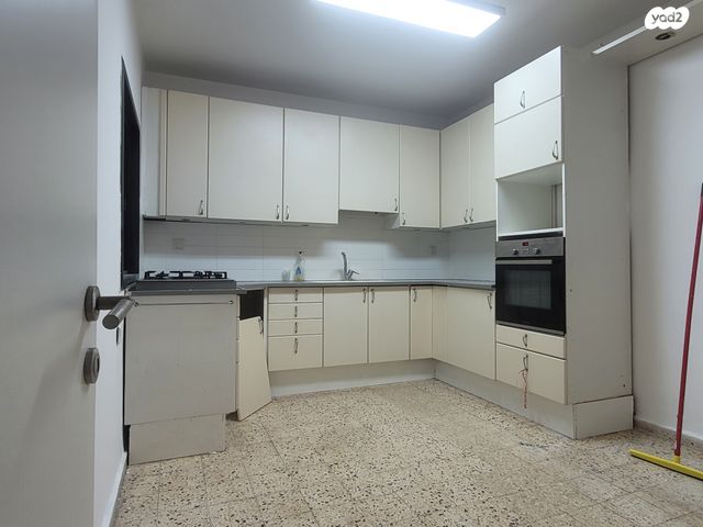 דירה, בן גוריון 9, מרכז דרום, רעננה