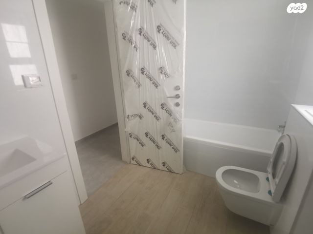 דירה, כליל החורש 9, יצחק שמיר, נהריה