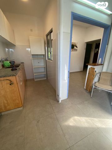 ז'בוטינסקי 27