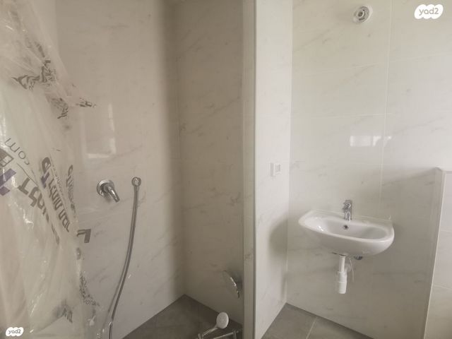 דירה, כליל החורש 9, יצחק שמיר, נהריה