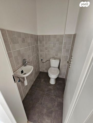 דירה, לאה גולדברג 10, חתני פרס ישראל, באר יעקב