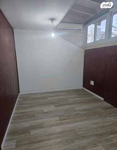 דירה, ישראל נג'ארה 61, היובל, שרונה, רחובות