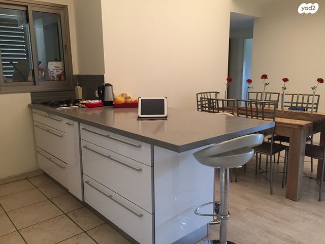 דירה, שדרות הנשיאים 4, מתחם 200, הוד השרון