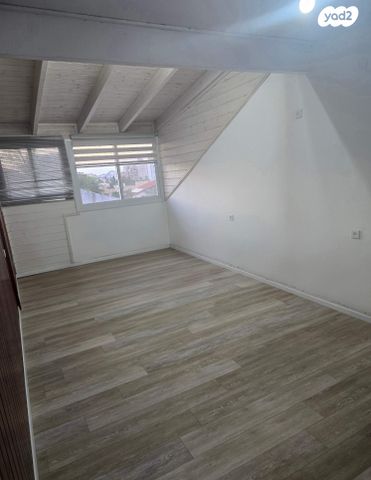 דירה, ישראל נג'ארה 61, היובל, שרונה, רחובות