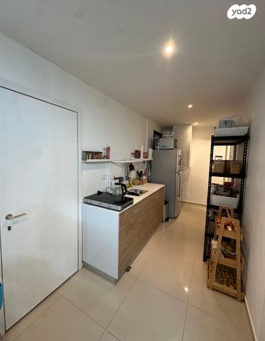 מרתף/ פרטר, ששת הימים 25, גיל עמל, הוד השרון