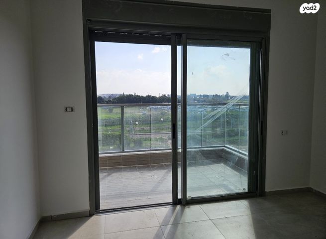 דירה, לאה גולדברג 10, חתני פרס ישראל, באר יעקב