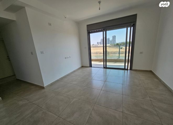 לאה גולדברג 10