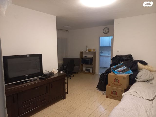 מעפילי אגוז 75