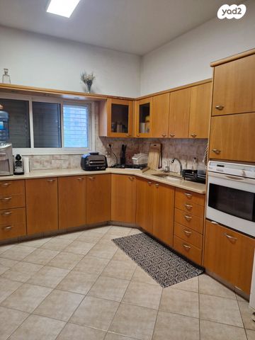 ארלוזורוב 19