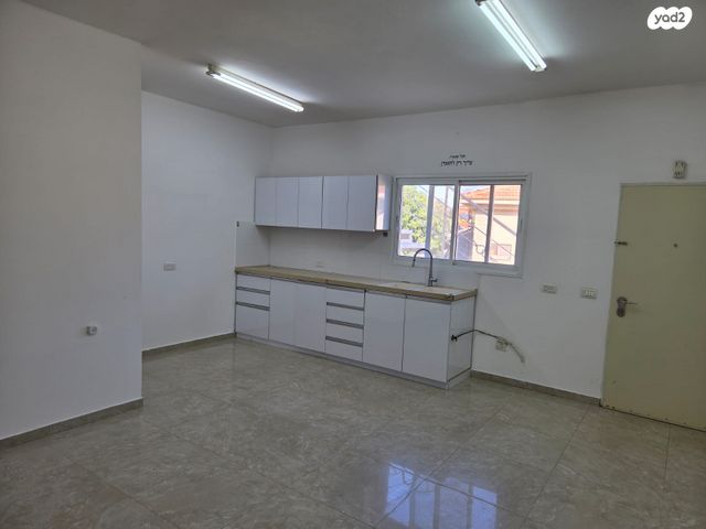 דירה, אבו חצירא 8, נווה מגן, רמת השרון