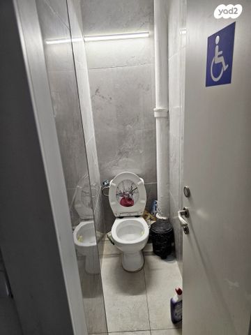 דרך מנחם בגין 35