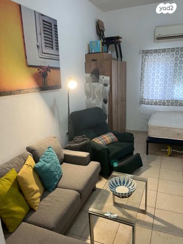 סטודיו/ לופט, אשדות יעקב מאוחד, אשדות יעקב מאוחד, אשדות יעקב מאוחד