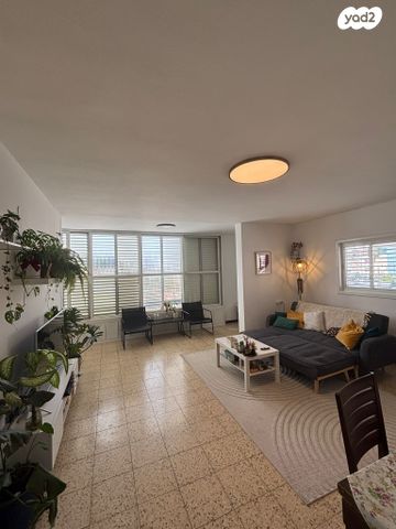 דירה, הרצל 190, א' / צפון מזרח העיר, רחובות