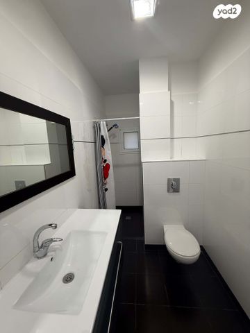 דירה, שדרות העצמאות 56, ניצנה, בת ים