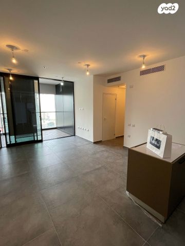 דירה, תוצרת הארץ 5, נחלת יצחק, תל אביב יפו