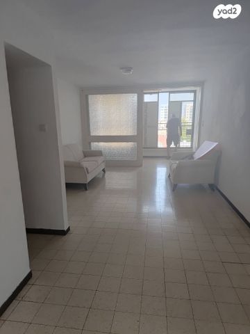 דירה, הראשונים 13, רובע א', אשדוד