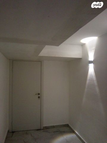 דירה, שדרות רמות 8, רמות, ירושלים