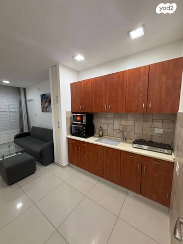 דירה, שדרות העצמאות 56, ניצנה, בת ים