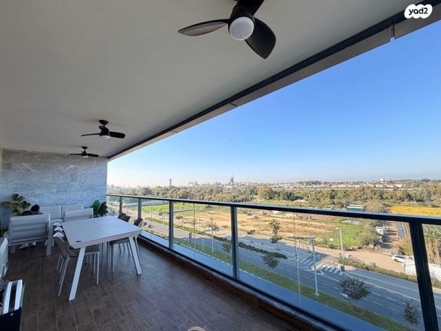 דליה רביקוביץ 16