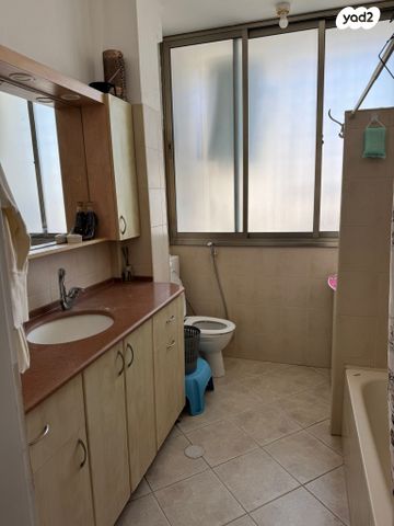 דירה, הרצל 79, לב העיר, בת ים