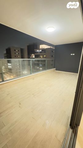 דירה, חצוצרה 2, המוזיקה, שדרות