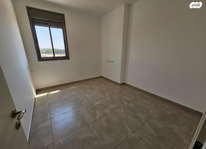 דירה, לאה גולדברג 10, חתני פרס ישראל, באר יעקב