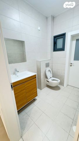 דירה, חצוצרה 2, המוזיקה, שדרות