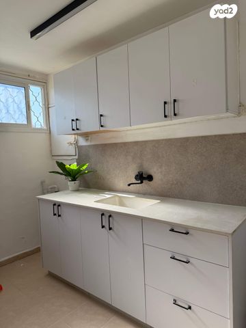 דירה, ז'בוטינסקי 9, גבעה א', שביט, קרית אתא