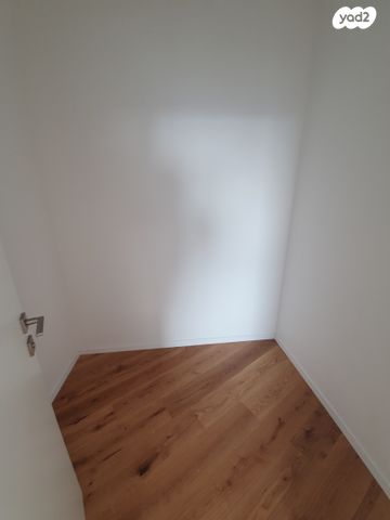 דירה, גרציאני יצחק 6, גני שרונה, קרית הממשלה, תל אביב יפו