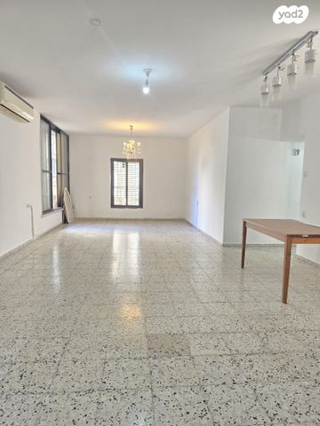 דירה, יריחו 23, קרית שרת מערב, חולון