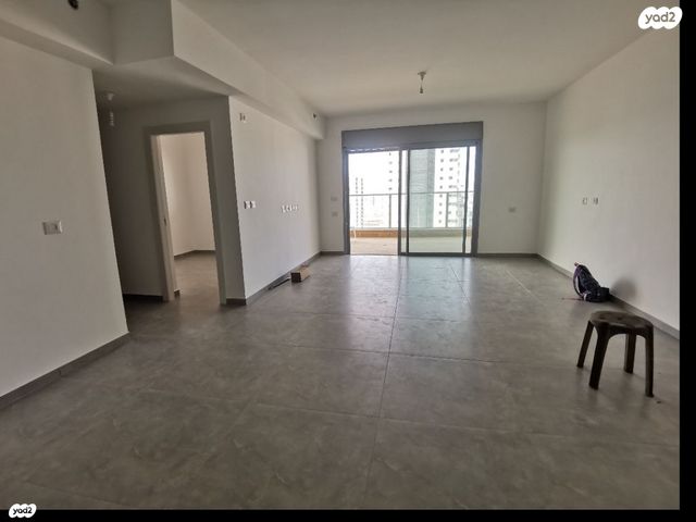 דירה, כליל החורש 9, יצחק שמיר, נהריה