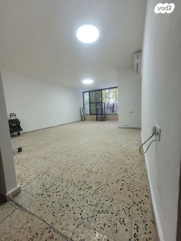 דירה, בן גוריון 9, מרכז דרום, רעננה