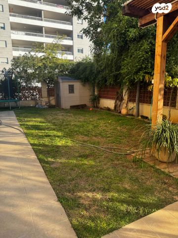 דירת גן, נחל צלמון 23, צור יצחק, צור יצחק