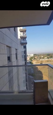 דירה, שדרות מקס ואמפרו שיין 8, רחובות החדשה, רחובות