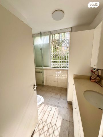 דירה, י"א באדר 9, נגבה, רמת גן